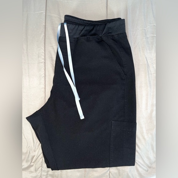 Slim Axim Cargo Scrub Pants - Picture 2 of 4